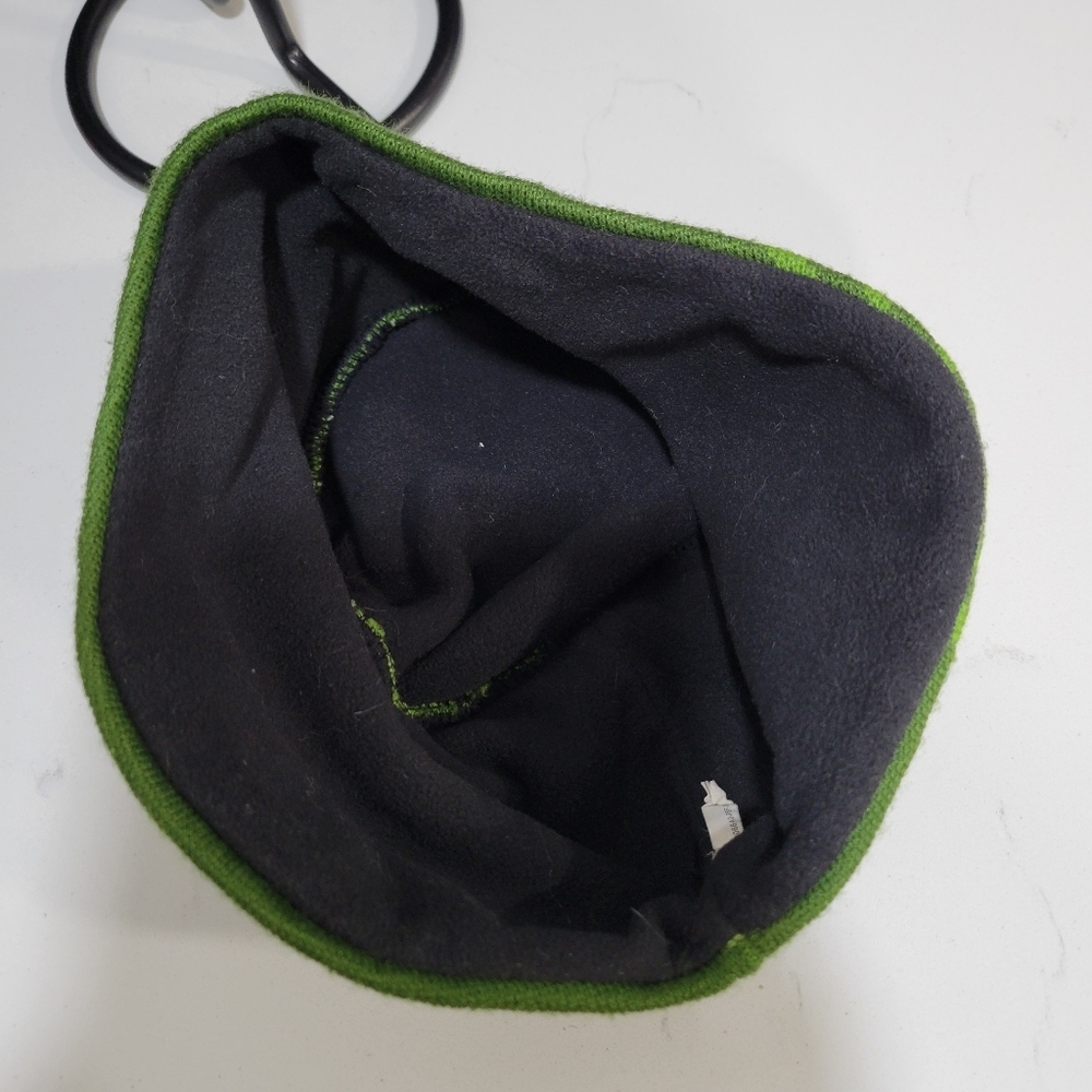 Mountain Hardwear winter Hat - Picture 6 of 9